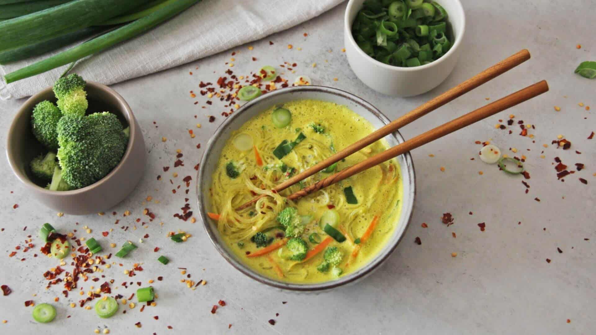 Thai Kokos Curry Suppe – Rawesomelife – Blog für die vegane Rohkost